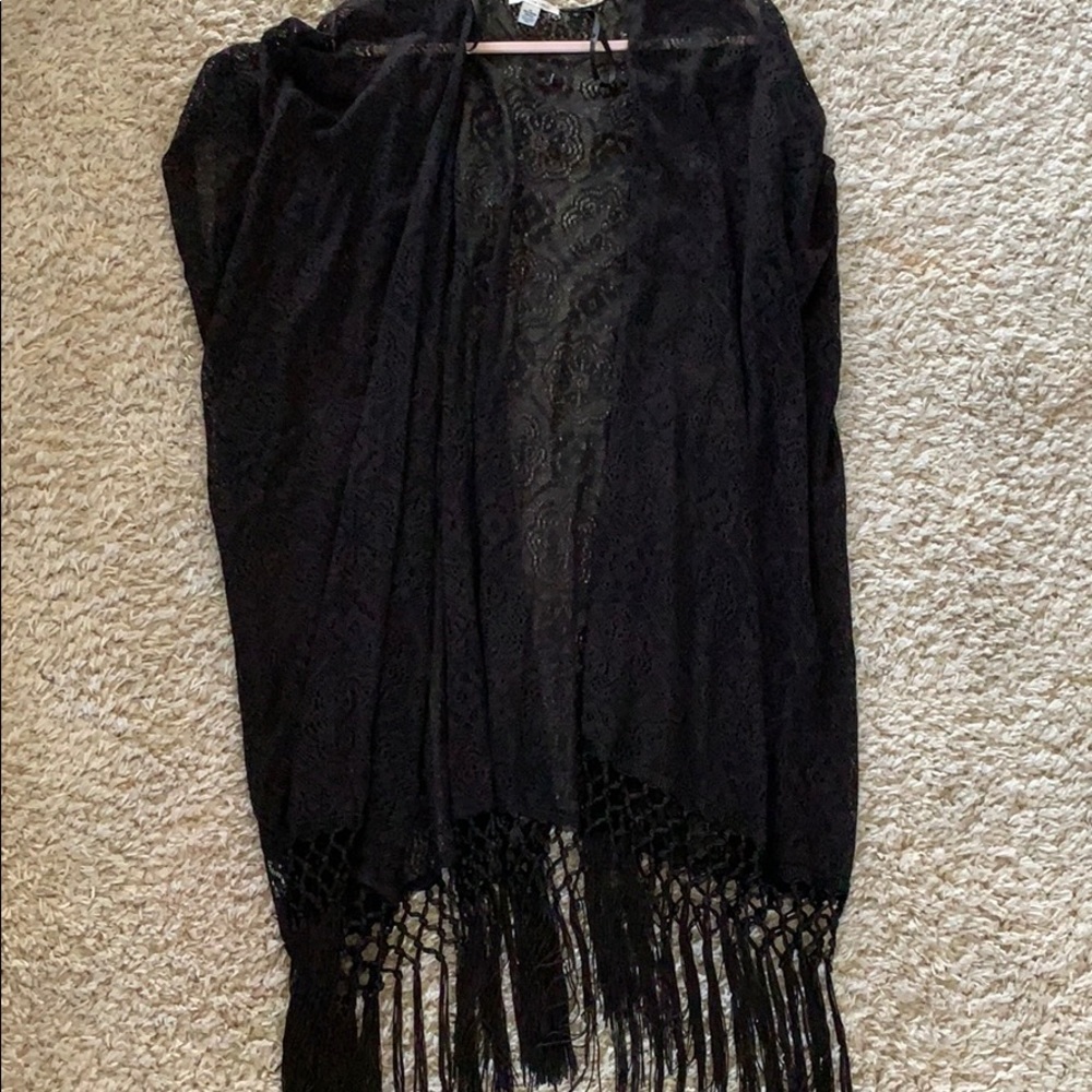 AE Lace Kimono with Fringe Bottom